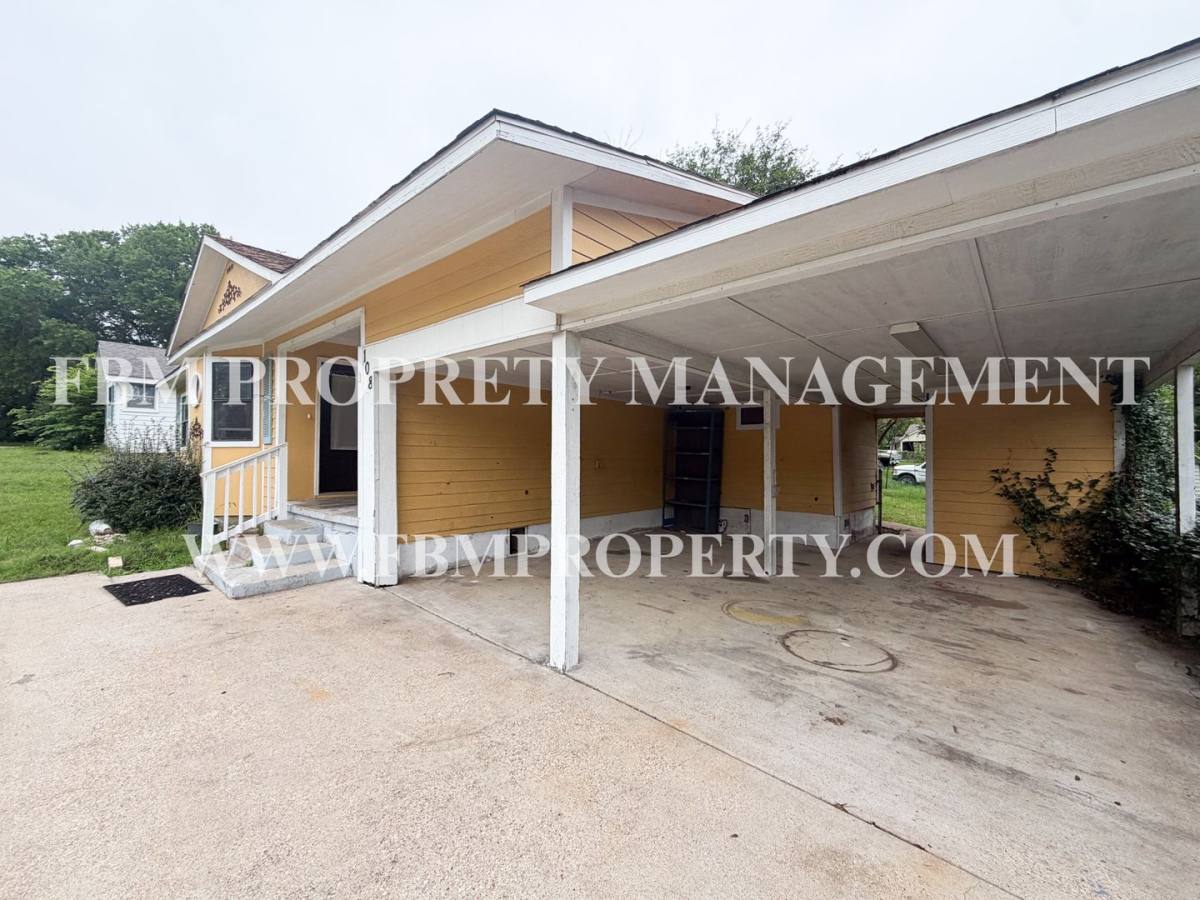 House for rent at 108 Sunset Circle, Alvarado, TX 76009