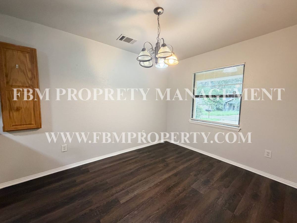 House for rent at 108 Sunset Circle, Alvarado, TX 76009