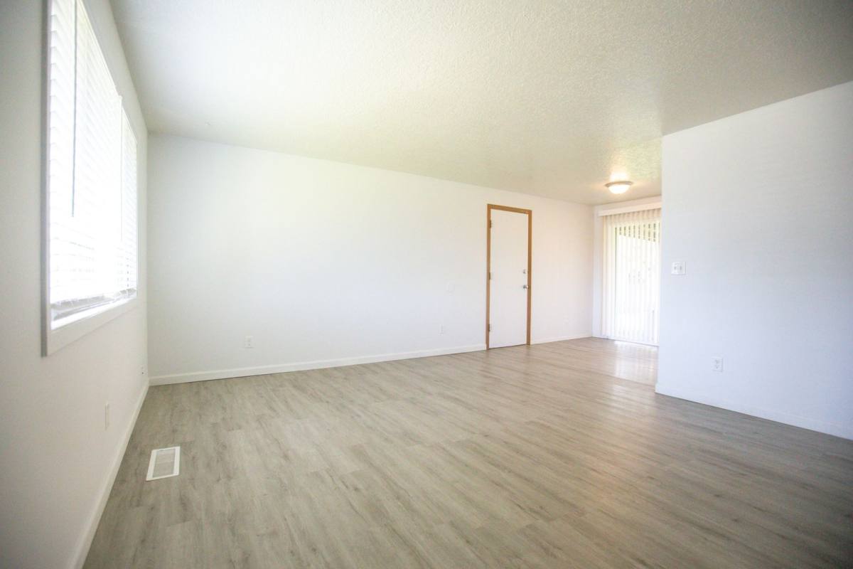 House for rent at 375 Sycamore Ave, Woodburn, OR 97071