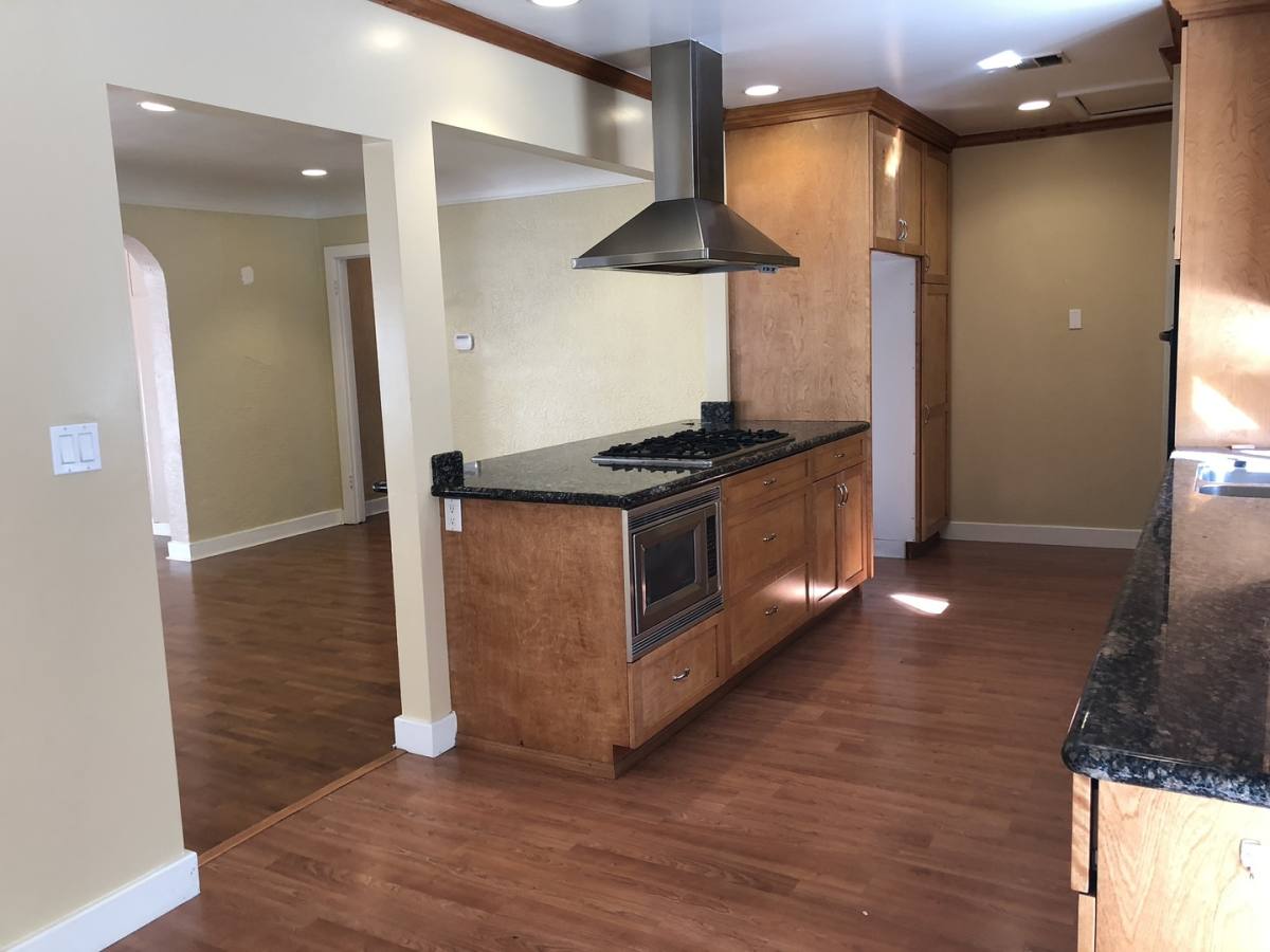 Apartment for rent at 507 E Cypress St, Glendale, CA 91205