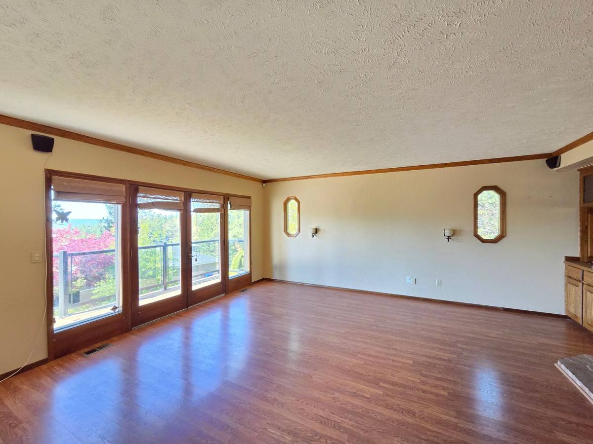 House for rent at 7706 E Woodview Dr, Spokane, WA 99212