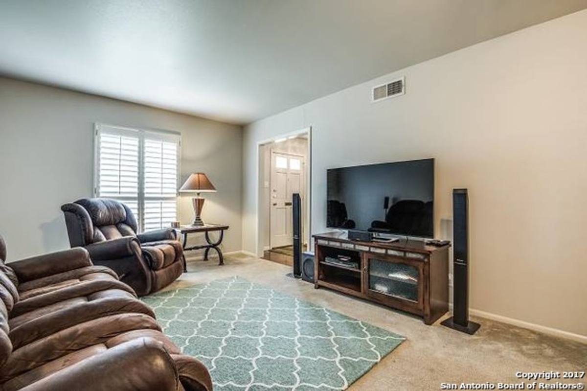 Townhouse for rent at 342 E Terra Alta, San Antonio, TX 78209