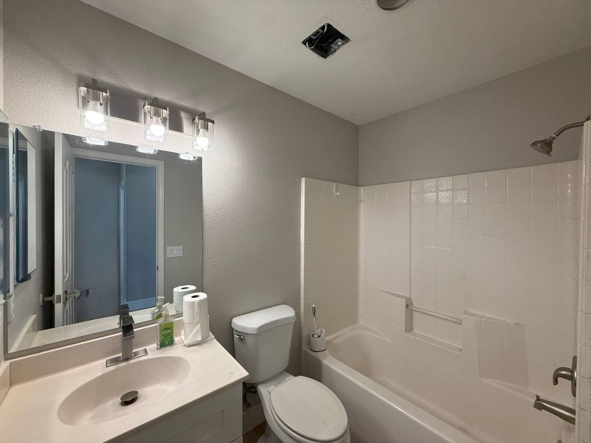 Apartment for rent at 1786 Linn Way, Lancaster, CA 93535
