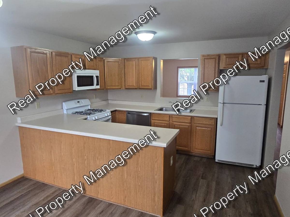 Townhouse for rent at 1710 Firestone Lane, Valparaiso, IN 46383