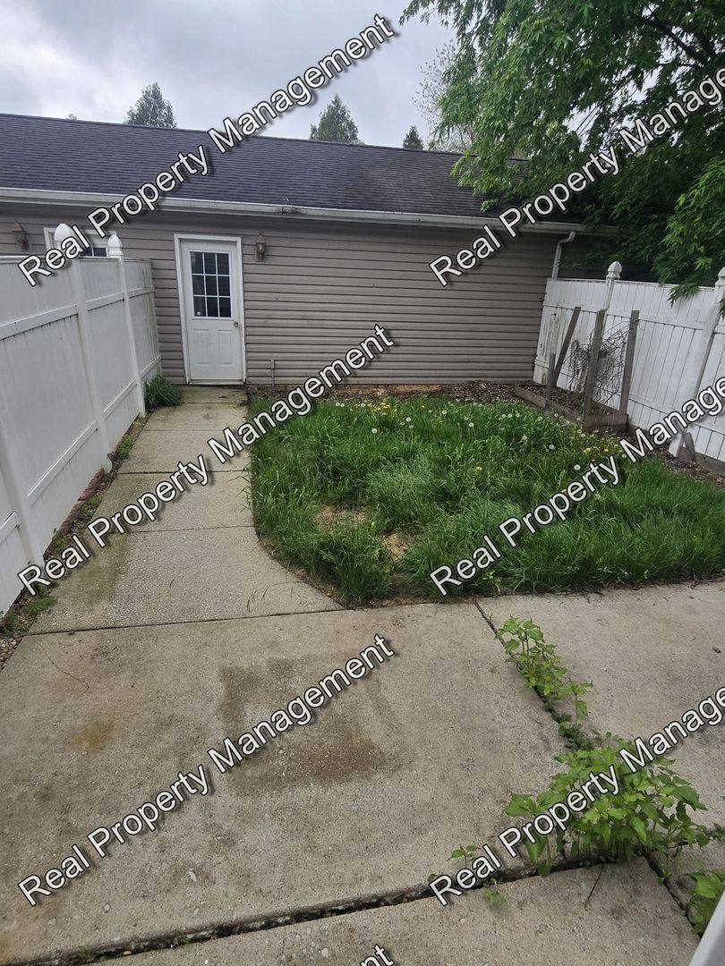 Townhouse for rent at 1710 Firestone Lane, Valparaiso, IN 46383
