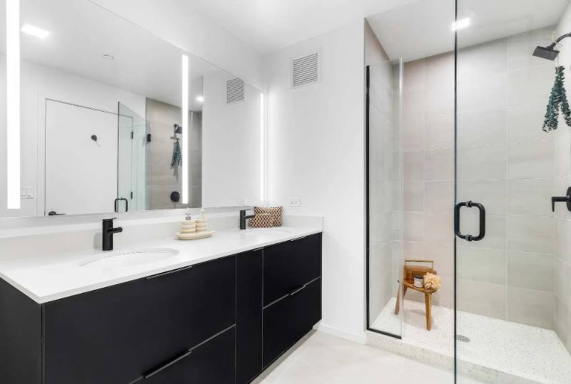 Apartment for rent at 216 N Elizabeth St, Chicago, IL 60607