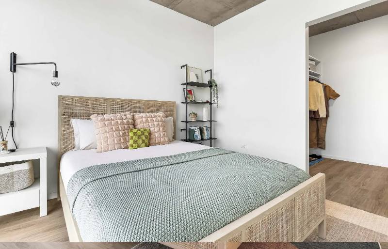 Apartment for rent at 216 N Elizabeth St, Chicago, IL 60607