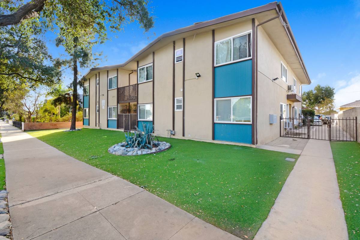 Apartment for rent at 525 N San Gabriel Ave, Azusa, CA 91702
