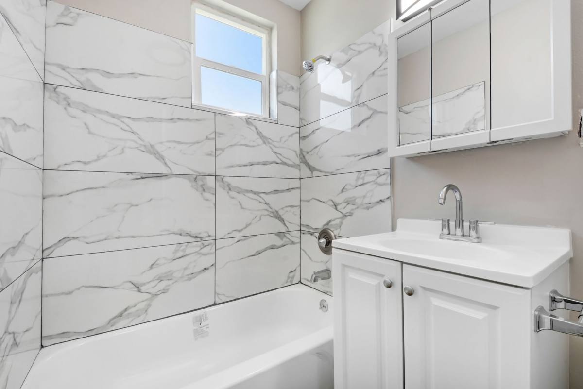Apartment for rent at 525 N San Gabriel Ave, Azusa, CA 91702