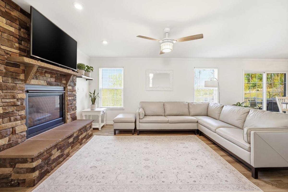 House for rent at 4435 Sunset Dr, Charlottesville, VA 22911