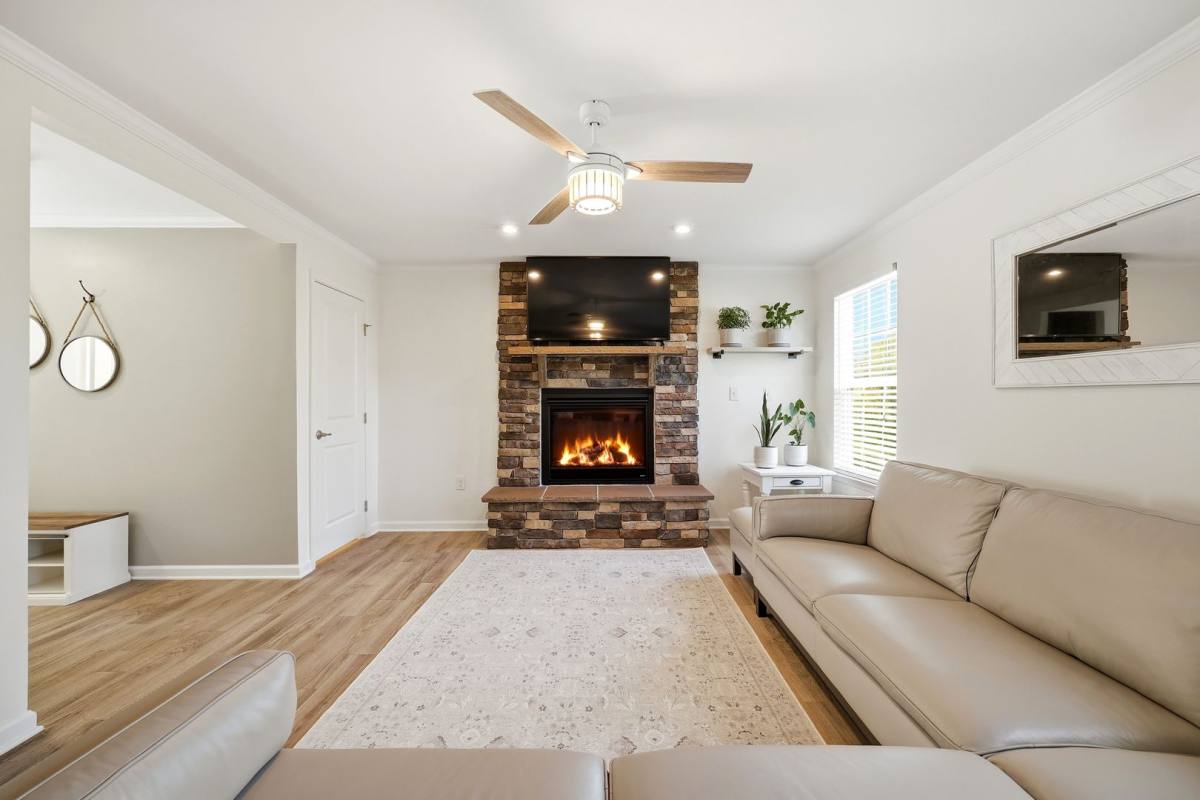 House for rent at 4435 Sunset Dr, Charlottesville, VA 22911