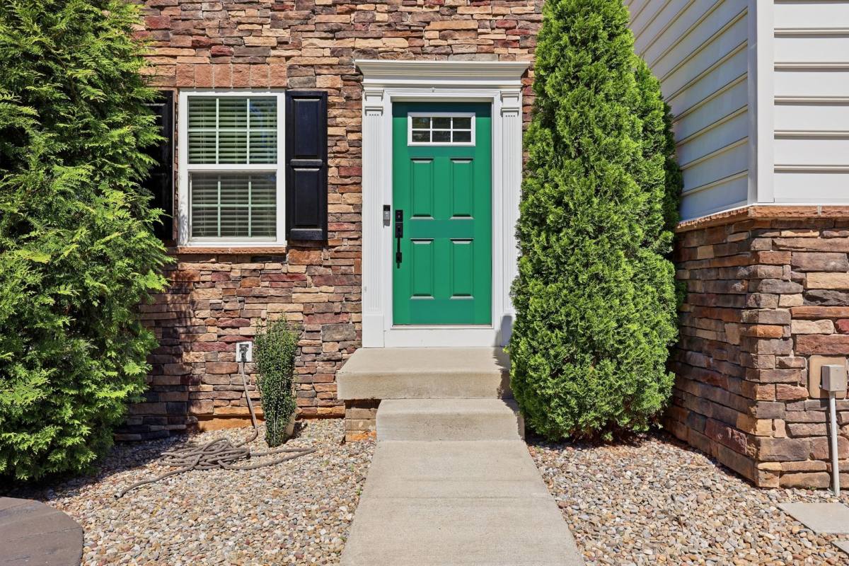 House for rent at 4435 Sunset Dr, Charlottesville, VA 22911