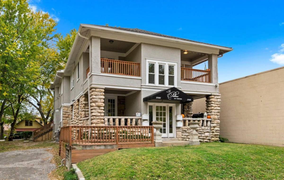 Apartment for rent at 2924-2926 Holmes St, Kansas City, MO 64109