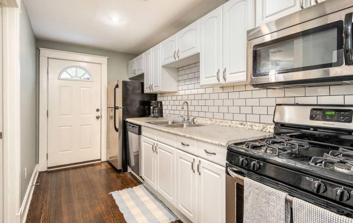 Apartment for rent at 2924-2926 Holmes St, Kansas City, MO 64109