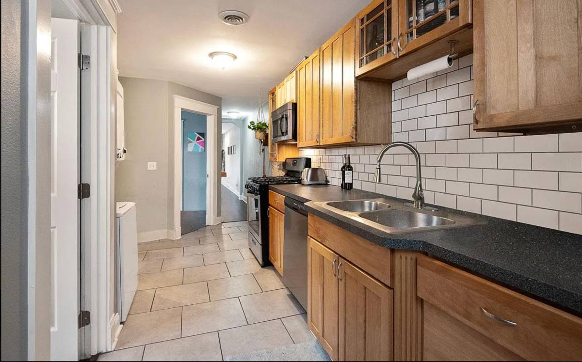 Apartment for rent at 2924-2926 Holmes St, Kansas City, MO 64109
