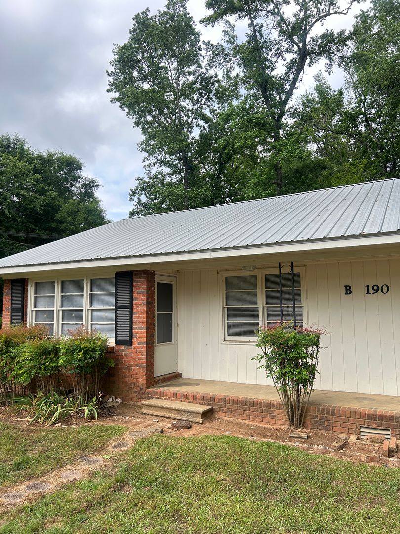 Apartment for rent at 190 Midway Rd, Athens, GA 30605