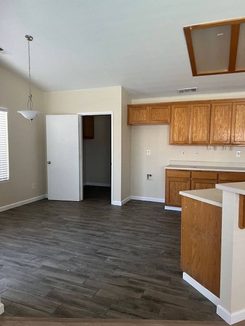 House for rent at 1480 Bentley Dr, Los Banos, CA 93635