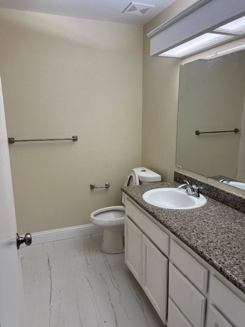 House for rent at 1480 Bentley Dr, Los Banos, CA 93635