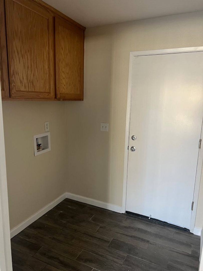 House for rent at 1480 Bentley Dr, Los Banos, CA 93635