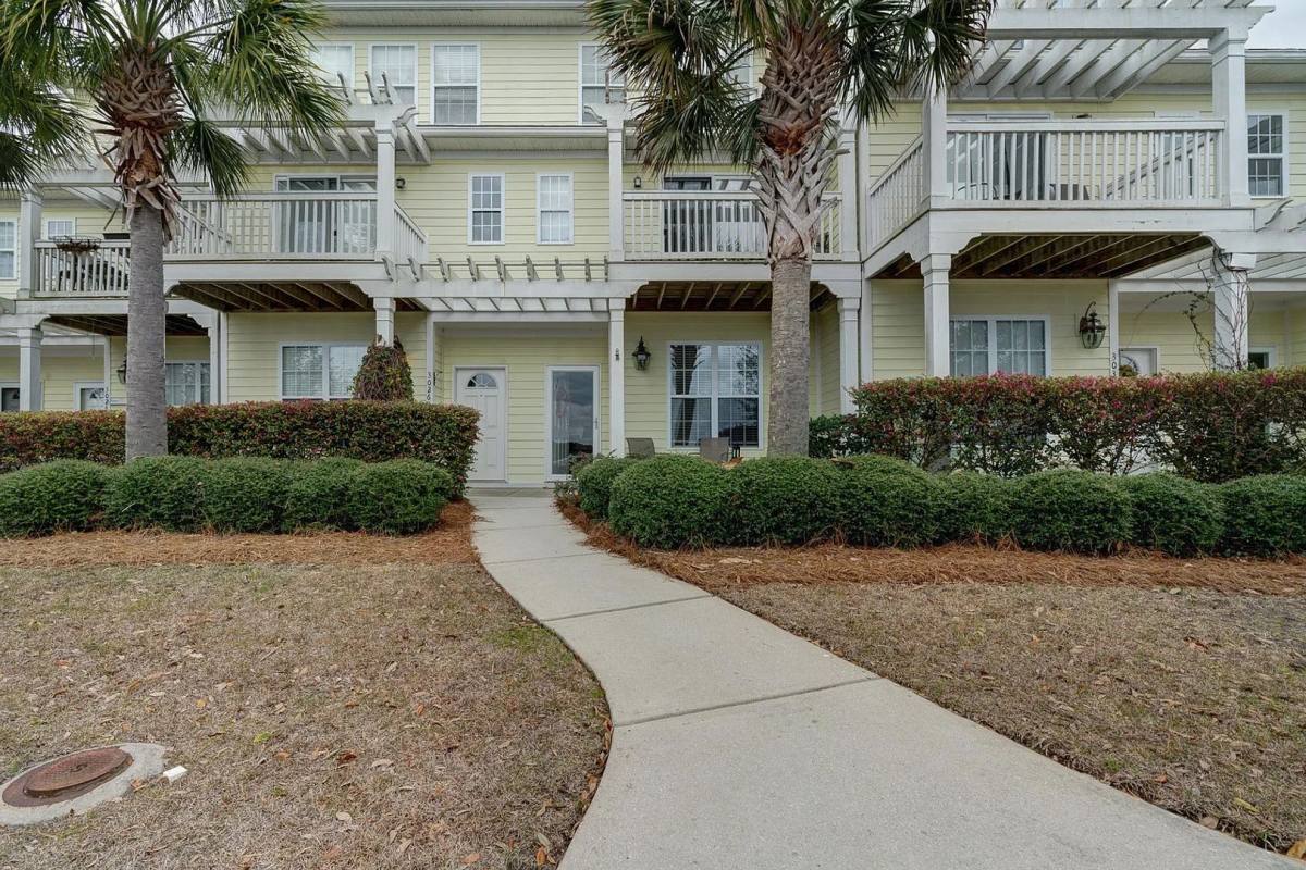 Townhouse for rent at 3026 Sugarberry Lane, Johns Island, SC 29455