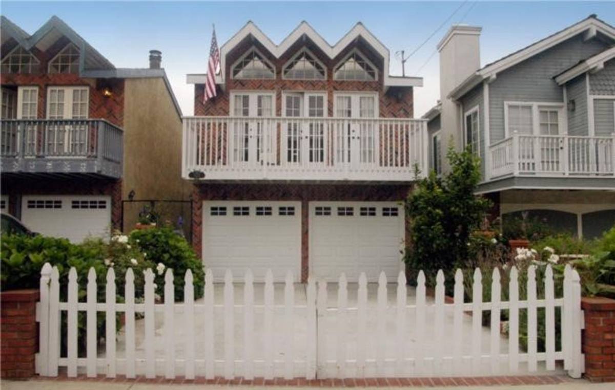 House for rent at 1525 Carver St, Redondo Beach, CA 90278