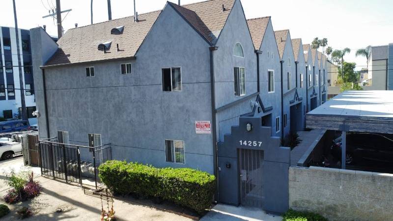 Townhouse for rent at 14257 Friar St, Van Nuys, CA 91401