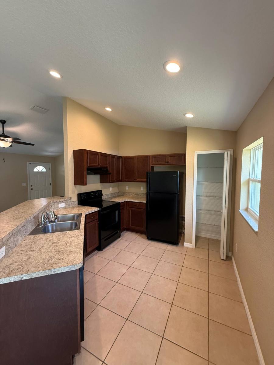House for rent at 15761 SW 23rd Ave Rd, Ocala, FL 34473