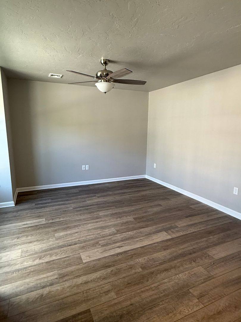 Townhouse for rent at 646 N College St, Carlisle, PA 17013