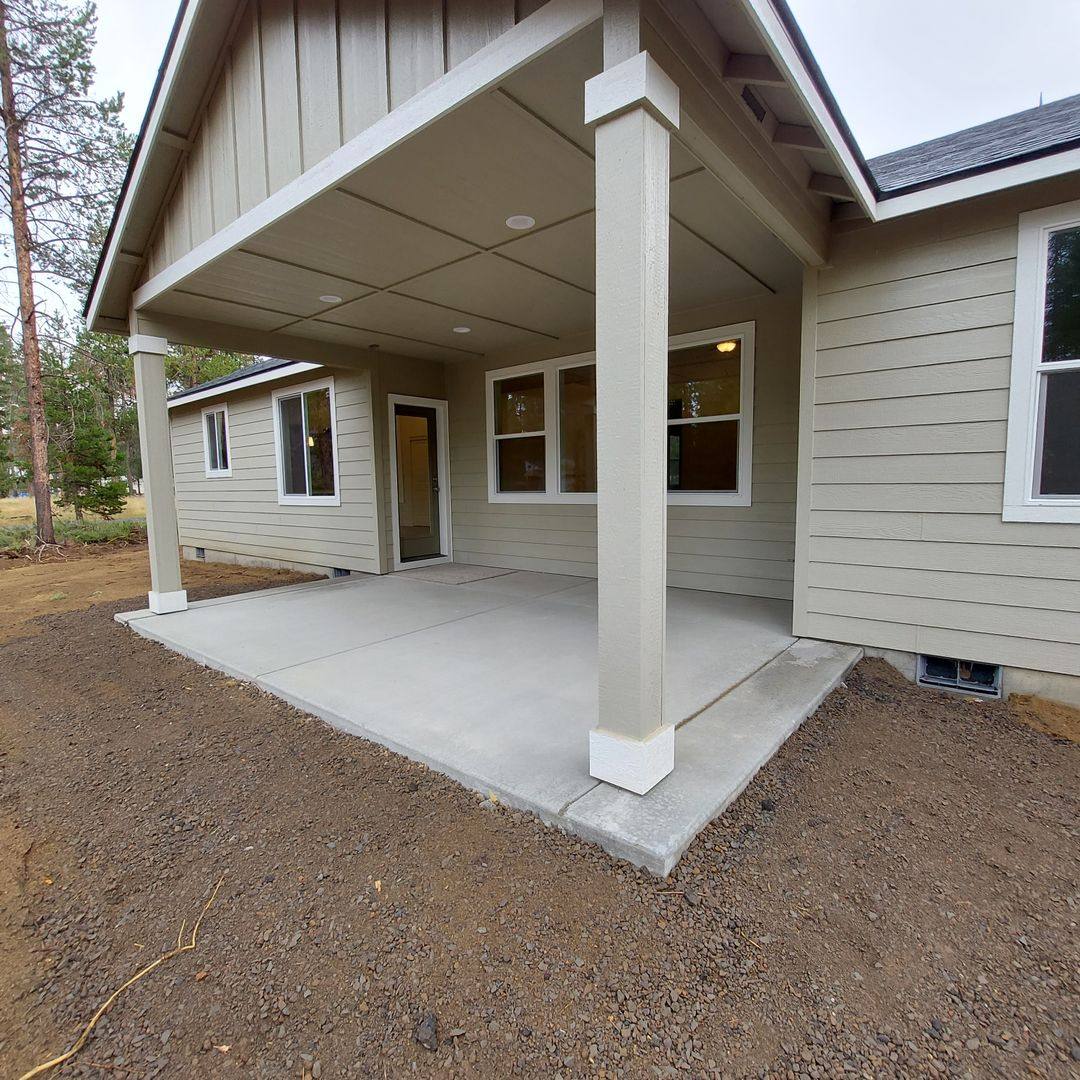 House for rent at 17026 Kasserman Dr, Bend, OR 97707