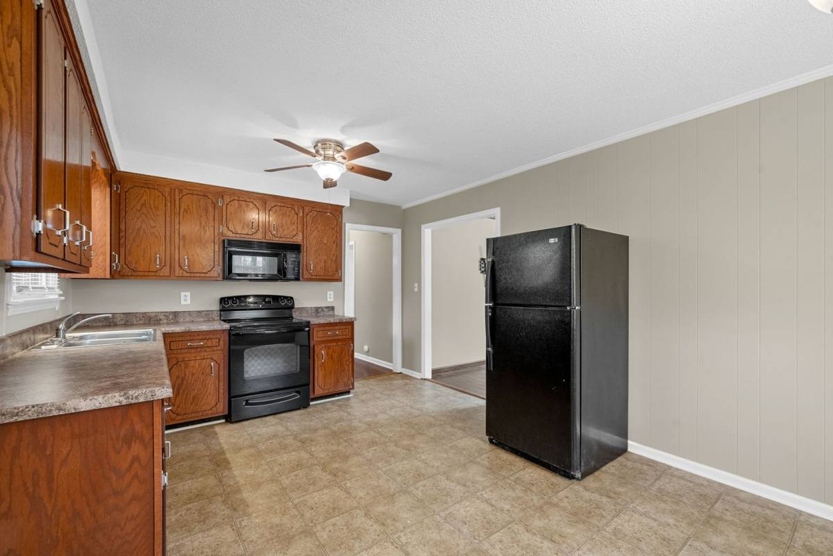 House for rent at 809 Pollard Rd, Clarksville, TN 37042
