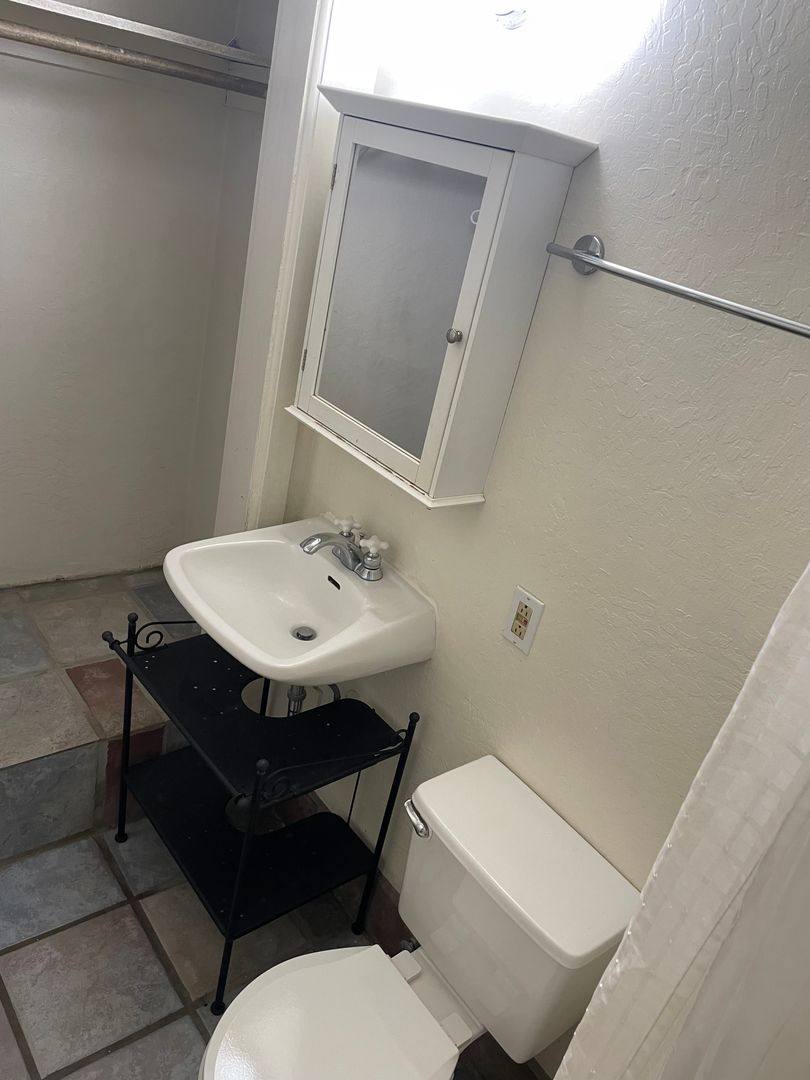 Apartment for rent at 1301 G St, Sacramento, CA 95814