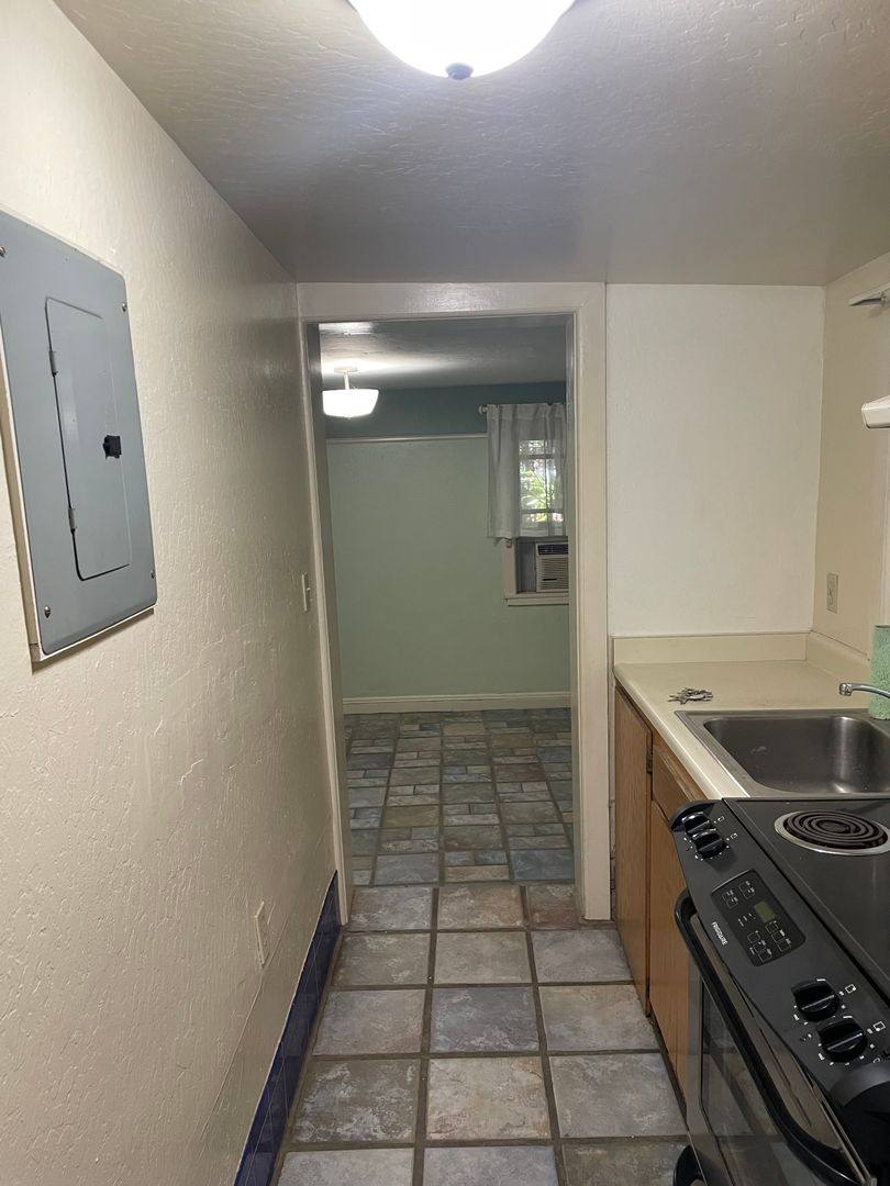 Apartment for rent at 1301 G St, Sacramento, CA 95814