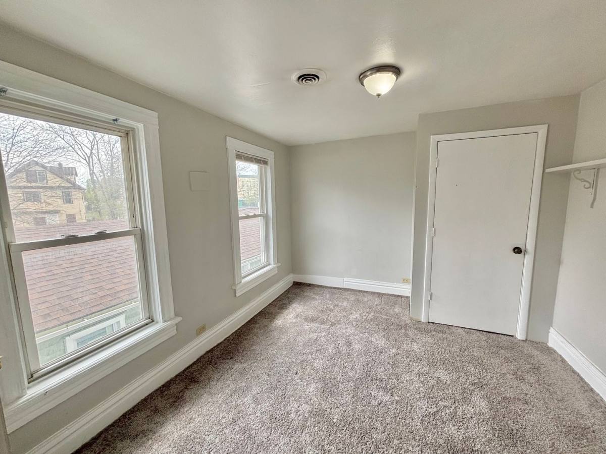Apartment for rent at 39 Parkway, Rochester, NY 14608