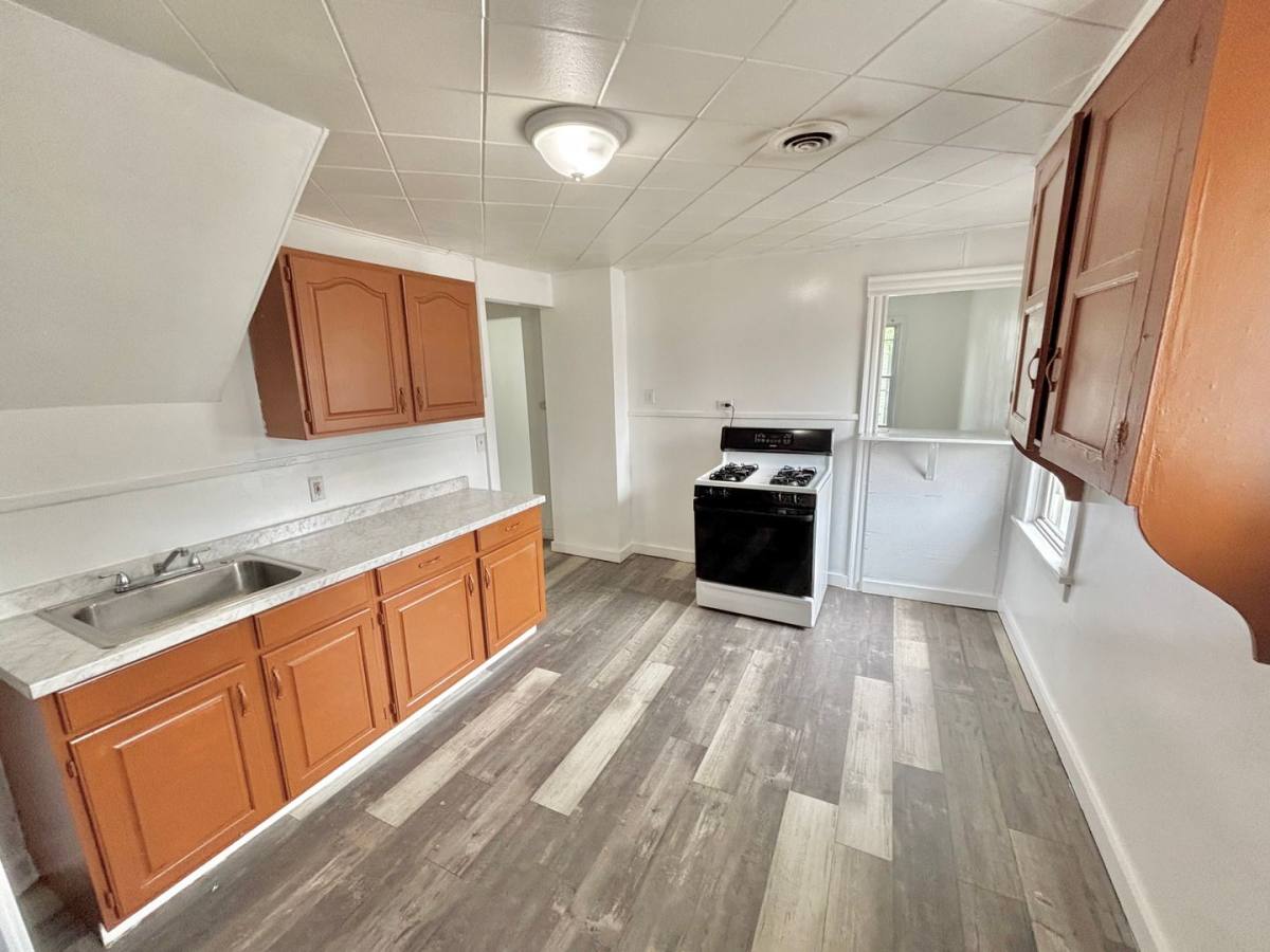 Apartment for rent at 39 Parkway, Rochester, NY 14608