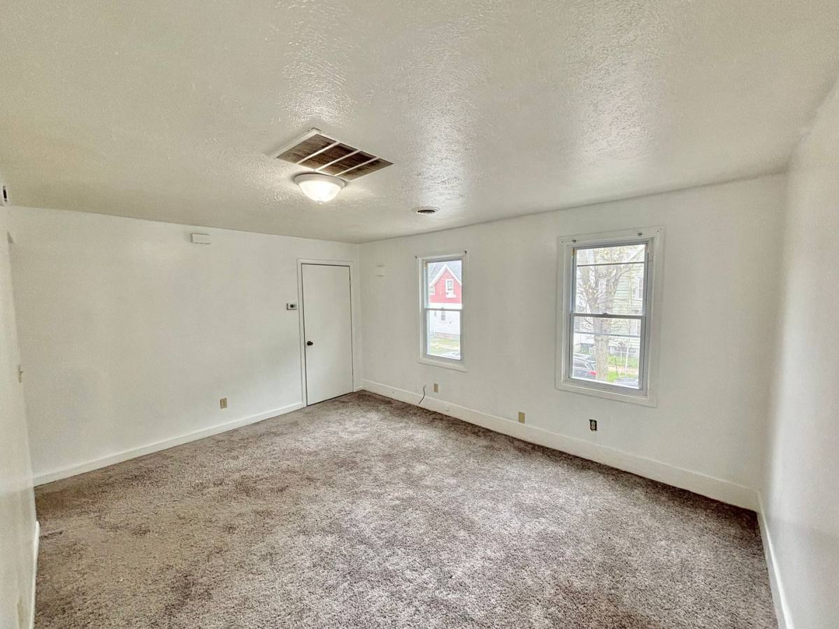Apartment for rent at 39 Parkway, Rochester, NY 14608