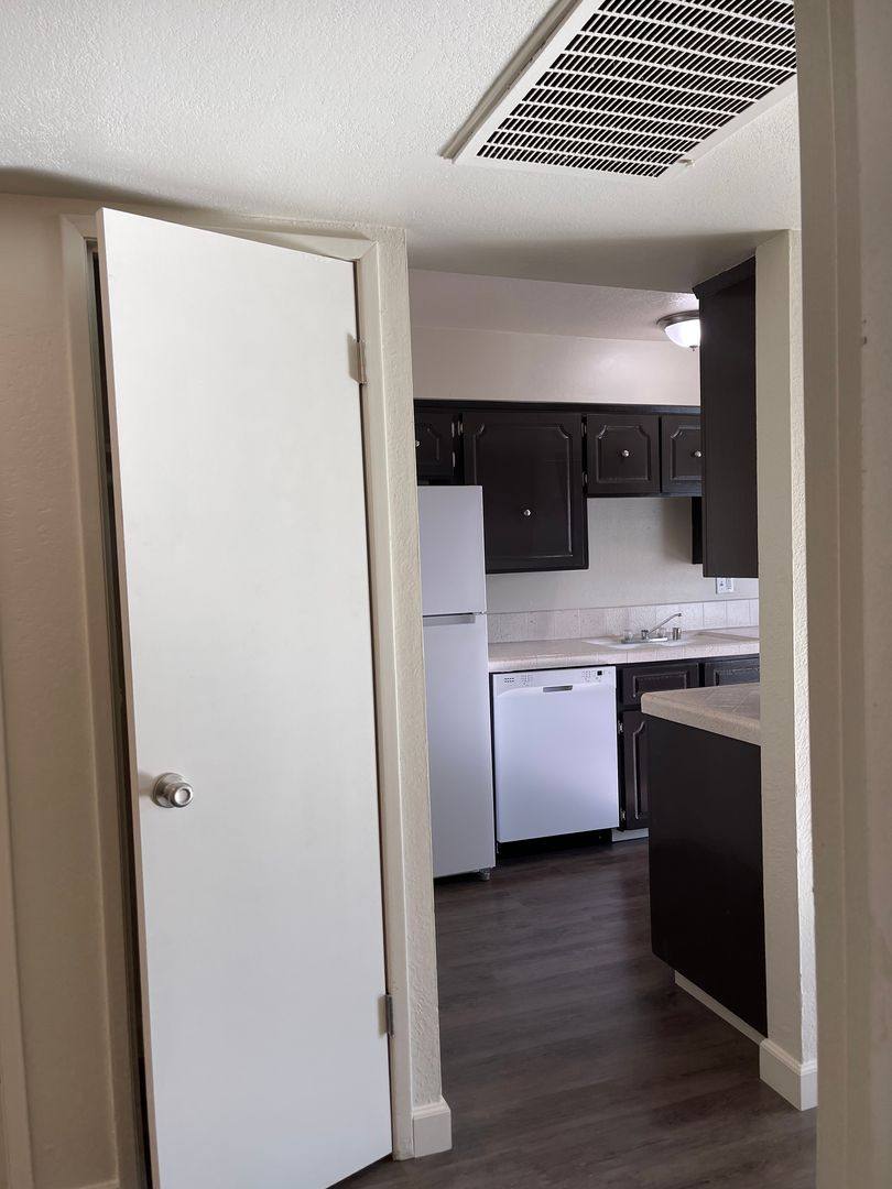 Apartment for rent at 293 S Callisch Ave, Fresno, CA 93721
