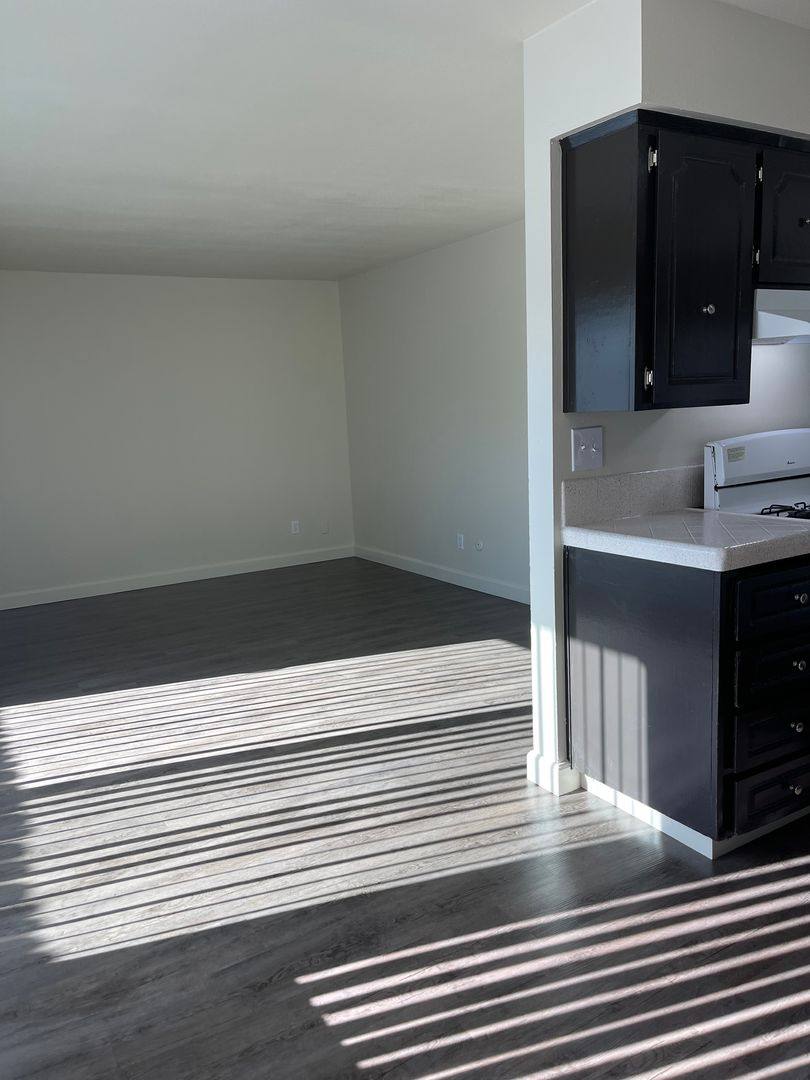 Apartment for rent at 293 S Callisch Ave, Fresno, CA 93721