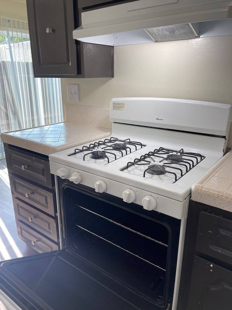 Apartment for rent at 293 S Callisch Ave, Fresno, CA 93721