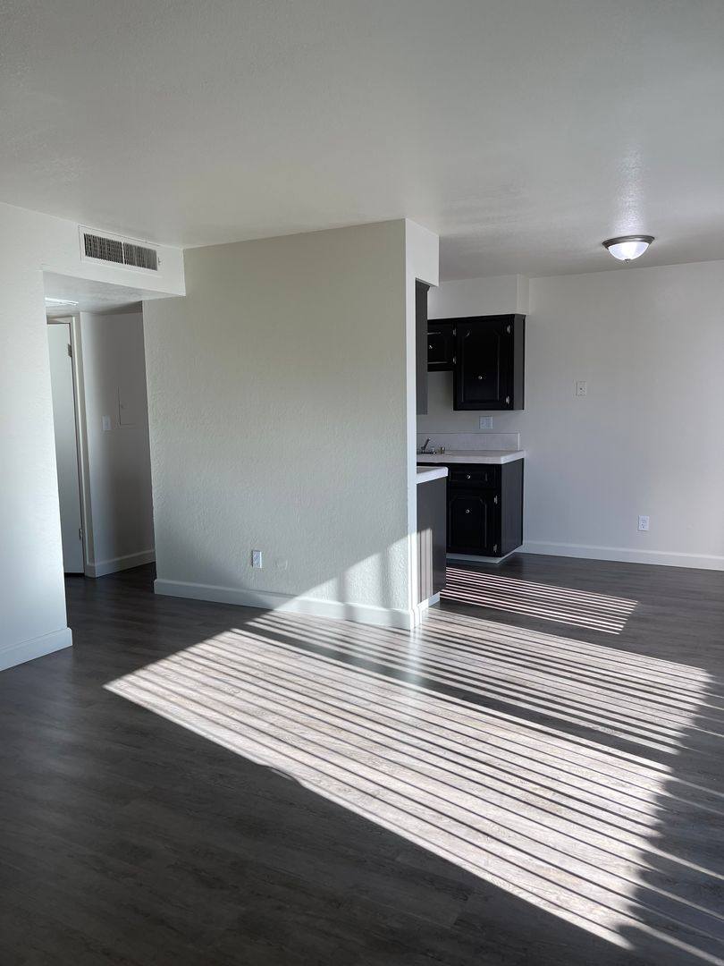 Apartment for rent at 293 S Callisch Ave, Fresno, CA 93721