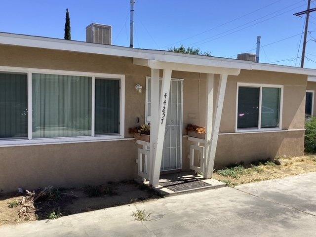 Townhouse for rent at 44257 Beech Ave, Lancaster, CA 93534