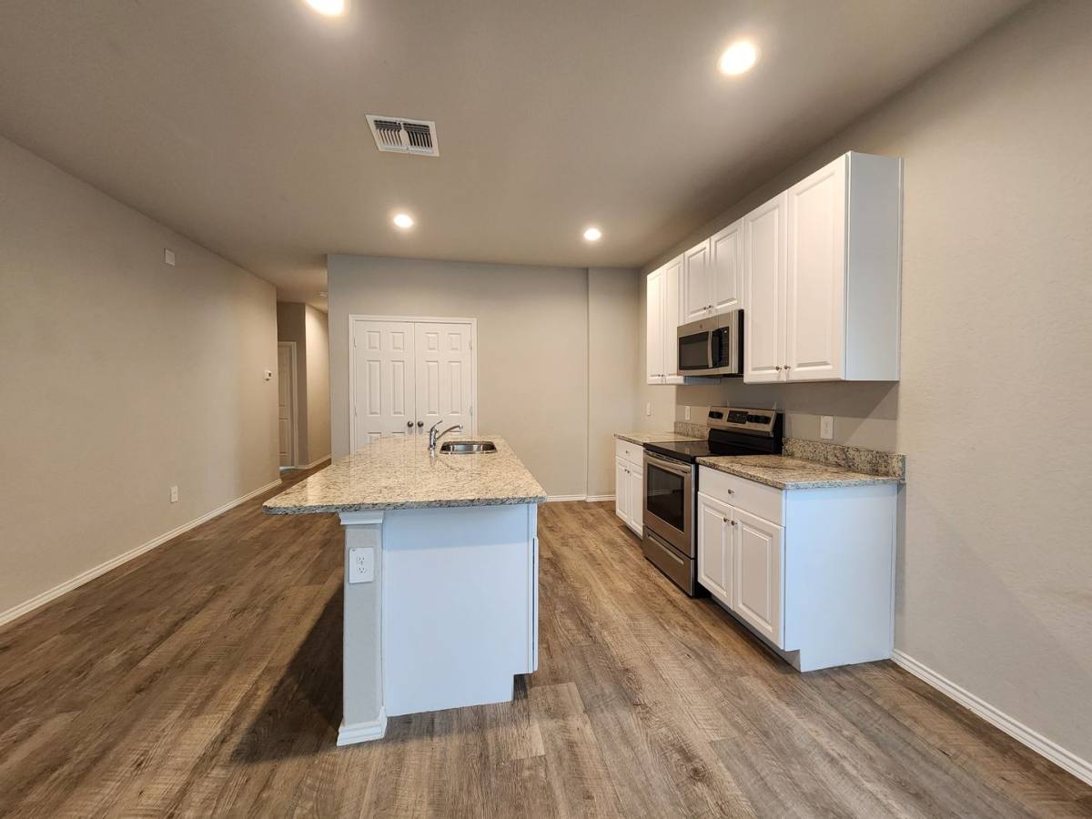 House for rent at 621 Jennifer Cove, New Braunfels, TX 78130