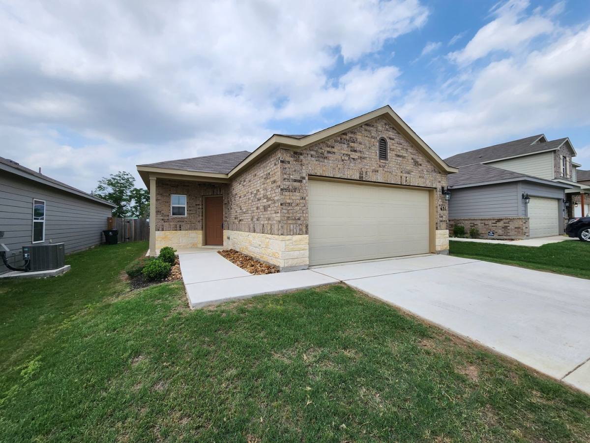 House for rent at 621 Jennifer Cove, New Braunfels, TX 78130
