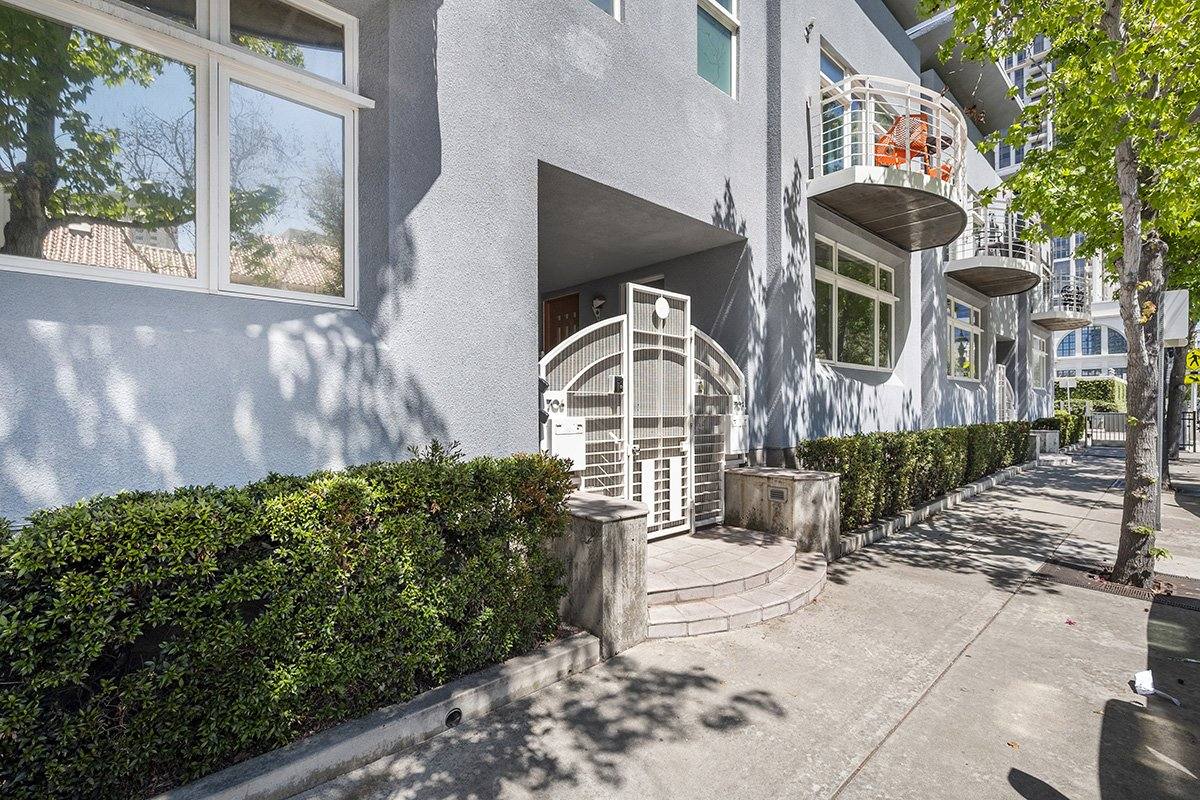 Townhouse for rent at 706 Kettner Blvd, San Diego, CA 92101