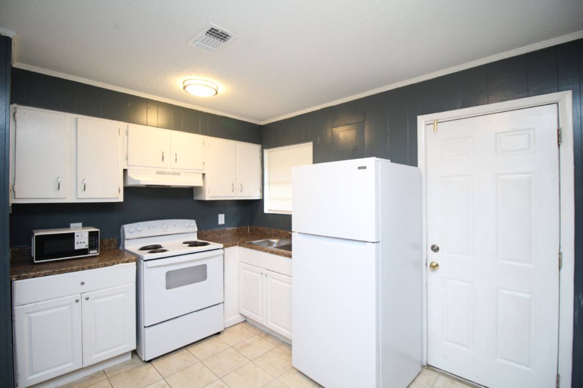 Apartment for rent at 6618 Applegate St, Milton, FL 32570