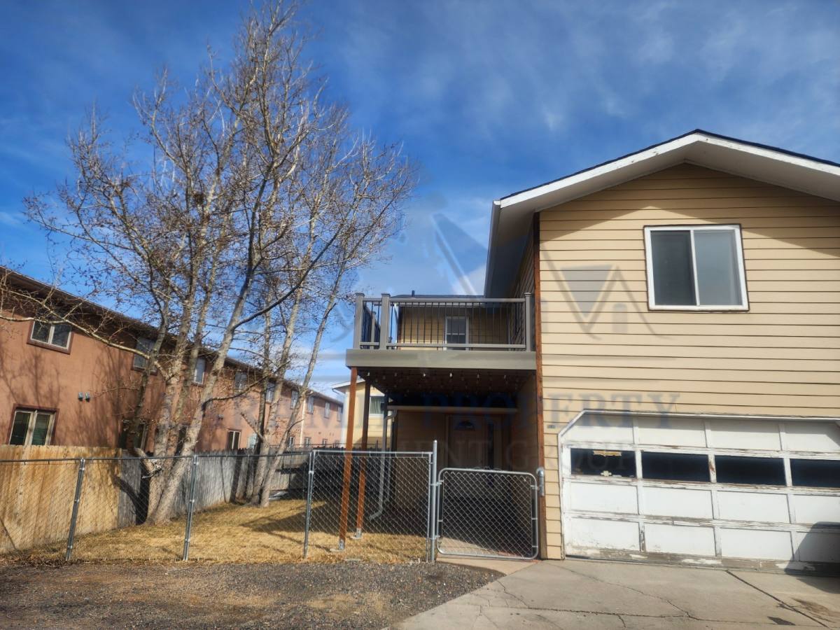 Townhouse for rent at 522 S Lincoln St E, Laramie, WY 82070