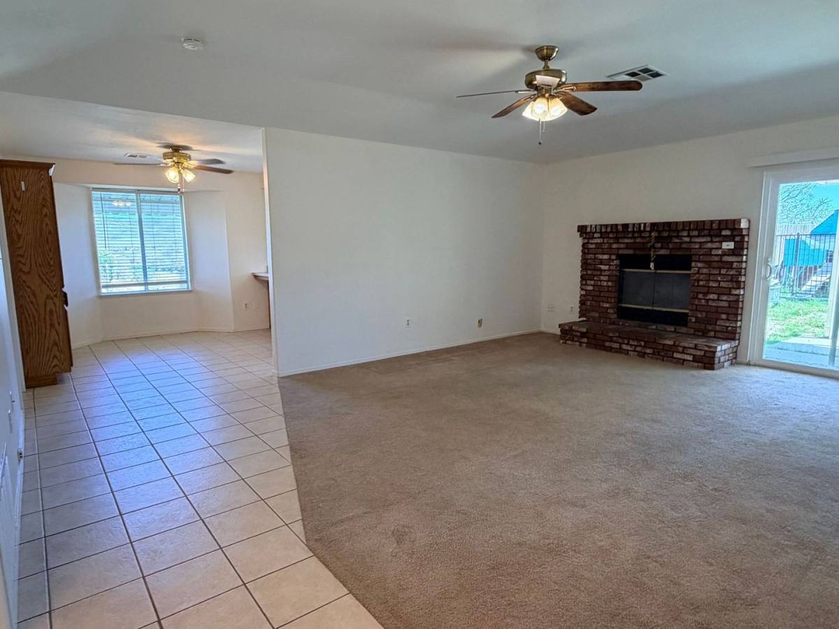 House for rent at 22120 McCarthy Dr, Tehachapi, CA 93561