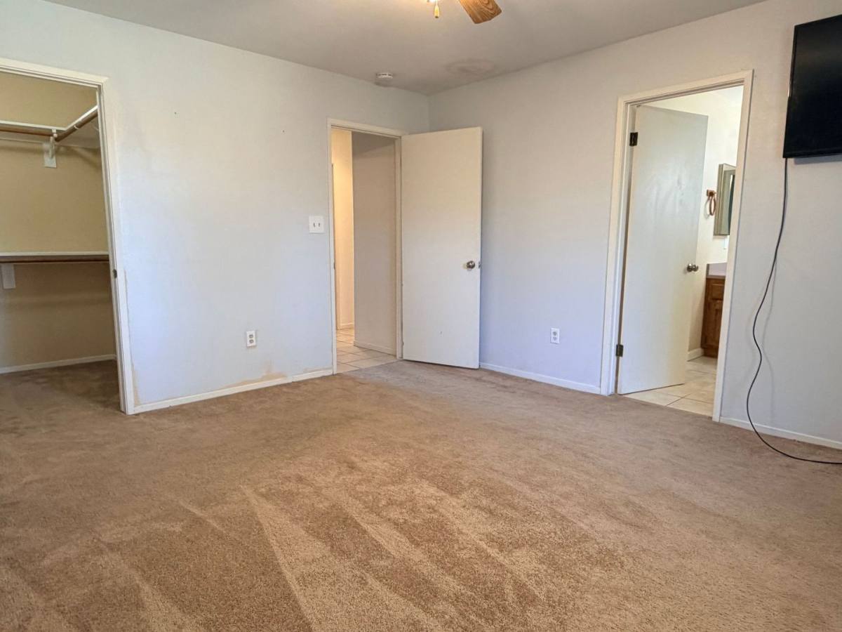 House for rent at 22120 McCarthy Dr, Tehachapi, CA 93561