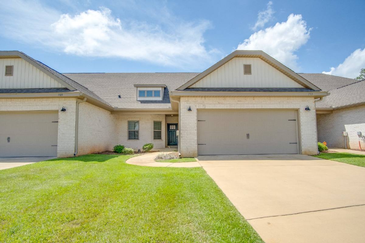 Townhouse for rent at 713 Brambling Court, Cantonment, FL 32533