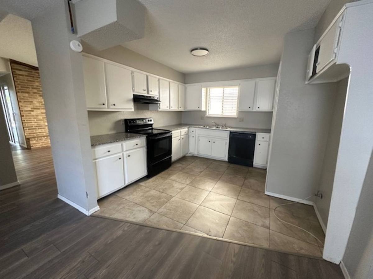 House for rent at 10411 White Oak Canyon Rd, Oklahoma City, OK 73162