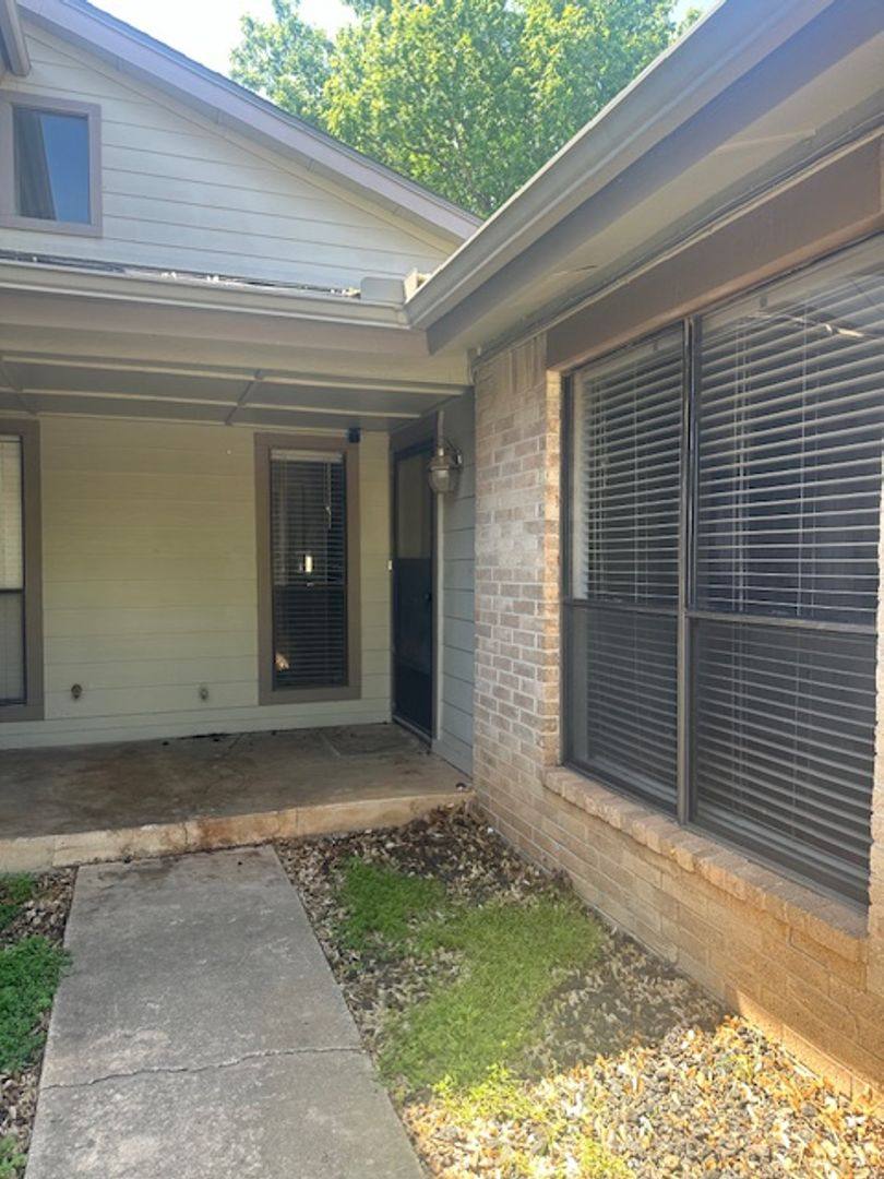 House for rent at 10411 White Oak Canyon Rd, Oklahoma City, OK 73162